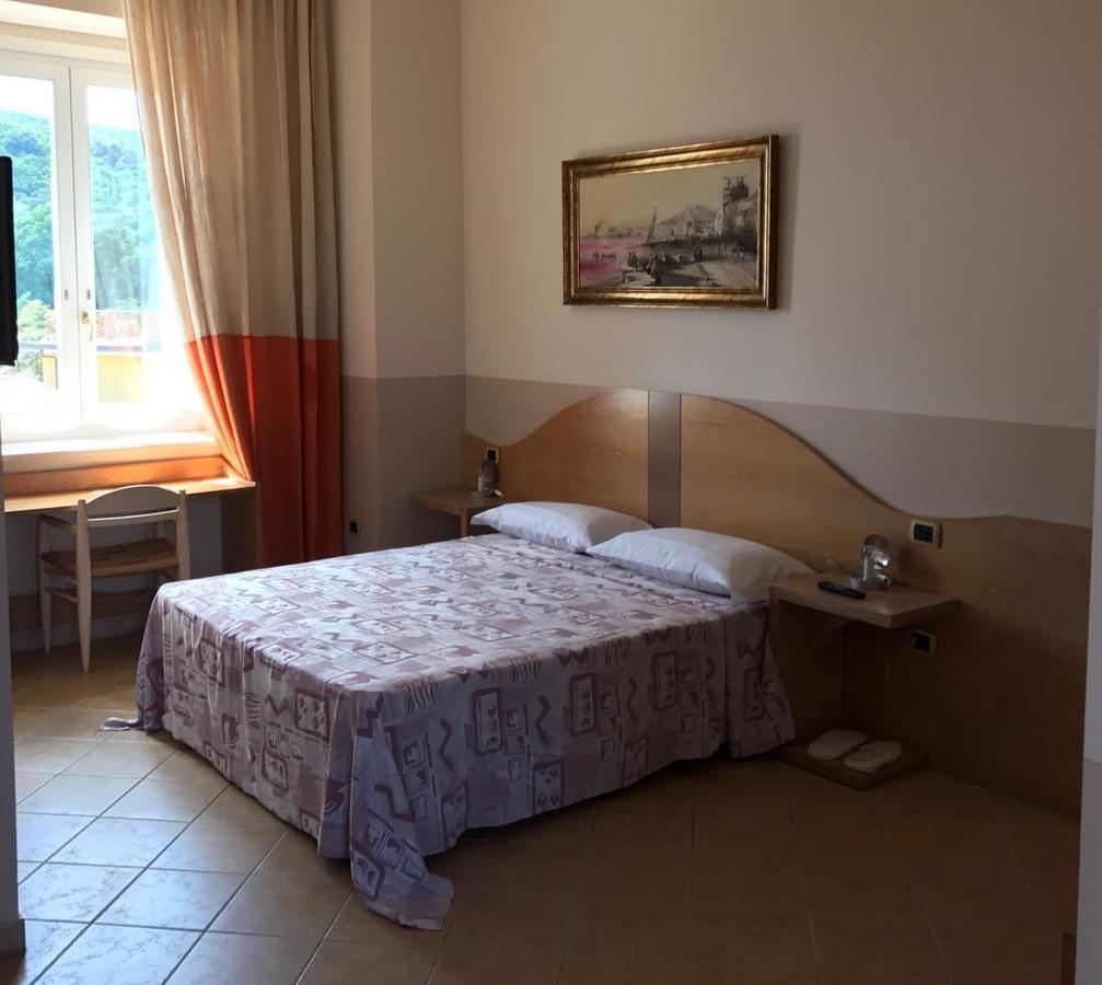 San Leucio Resort กาแซร์ตา ภายนอก รูปภาพ